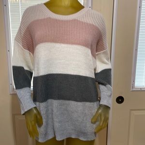 Juniper Ln Maternity sweater